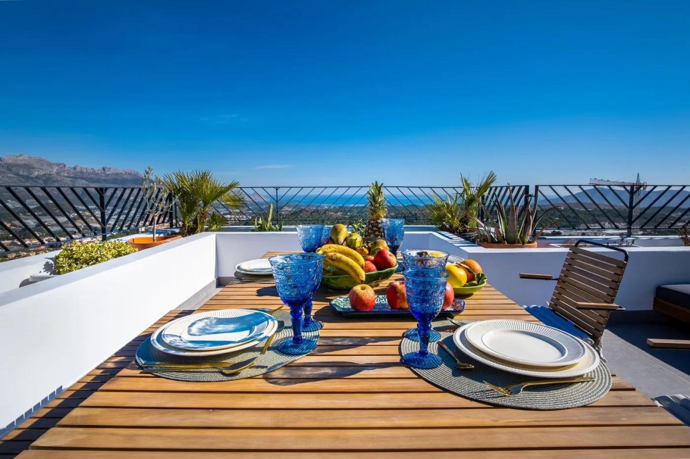 Gloednieuwe vrijstaande villa's met uitzicht op zee in Polop (provincie Alicante) image 1
