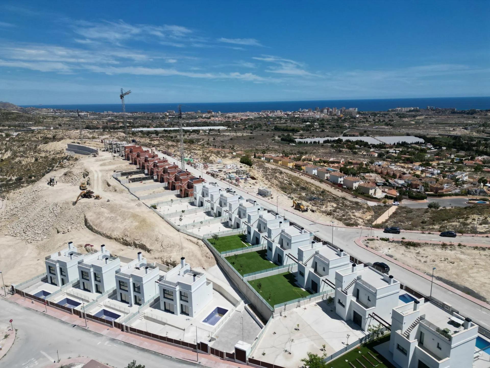 Bouw van onafhankelijke nieuwbouwvilla's, met privézwembaden en moderne afwerkingen. image 21