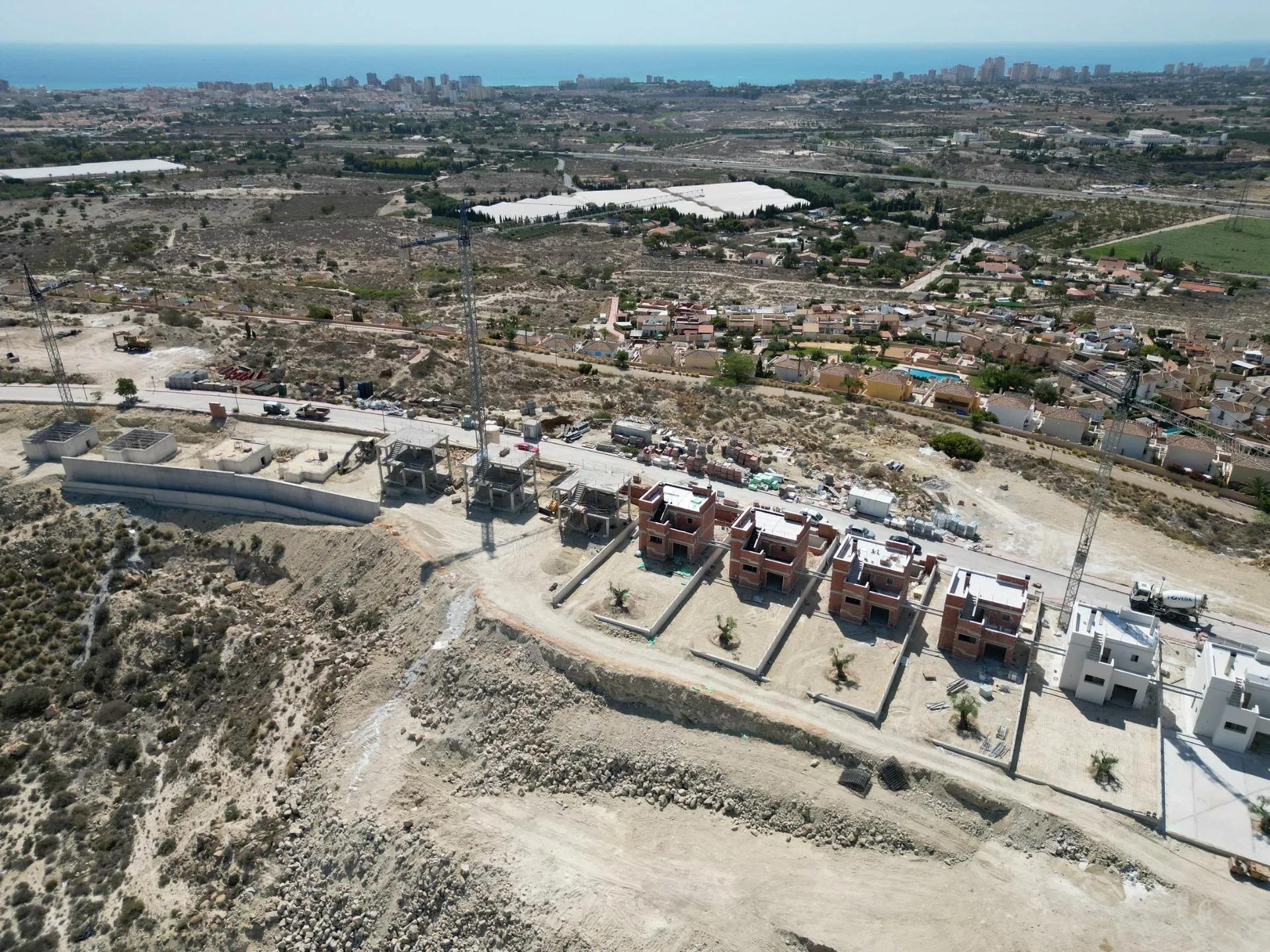 Bouw van onafhankelijke nieuwbouwvilla's, met privézwembaden en moderne afwerkingen. image 27