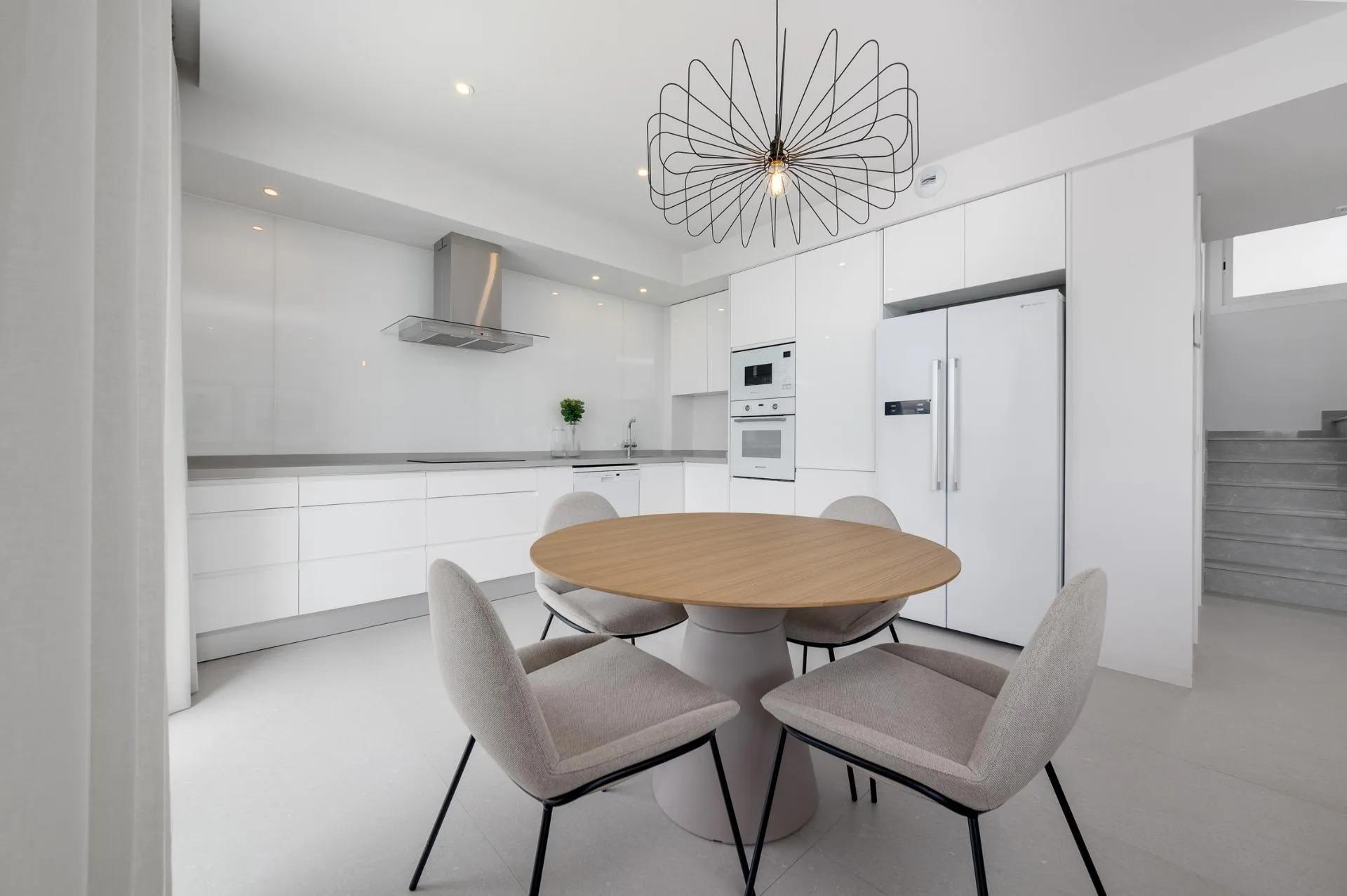 Bouw van onafhankelijke nieuwbouwvilla's, met privézwembaden en moderne afwerkingen. image 7