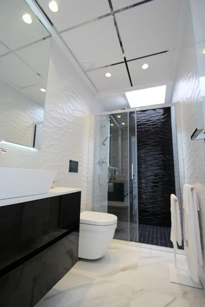 NEW BUILT VILLA IN PLAYA HONDA image 9