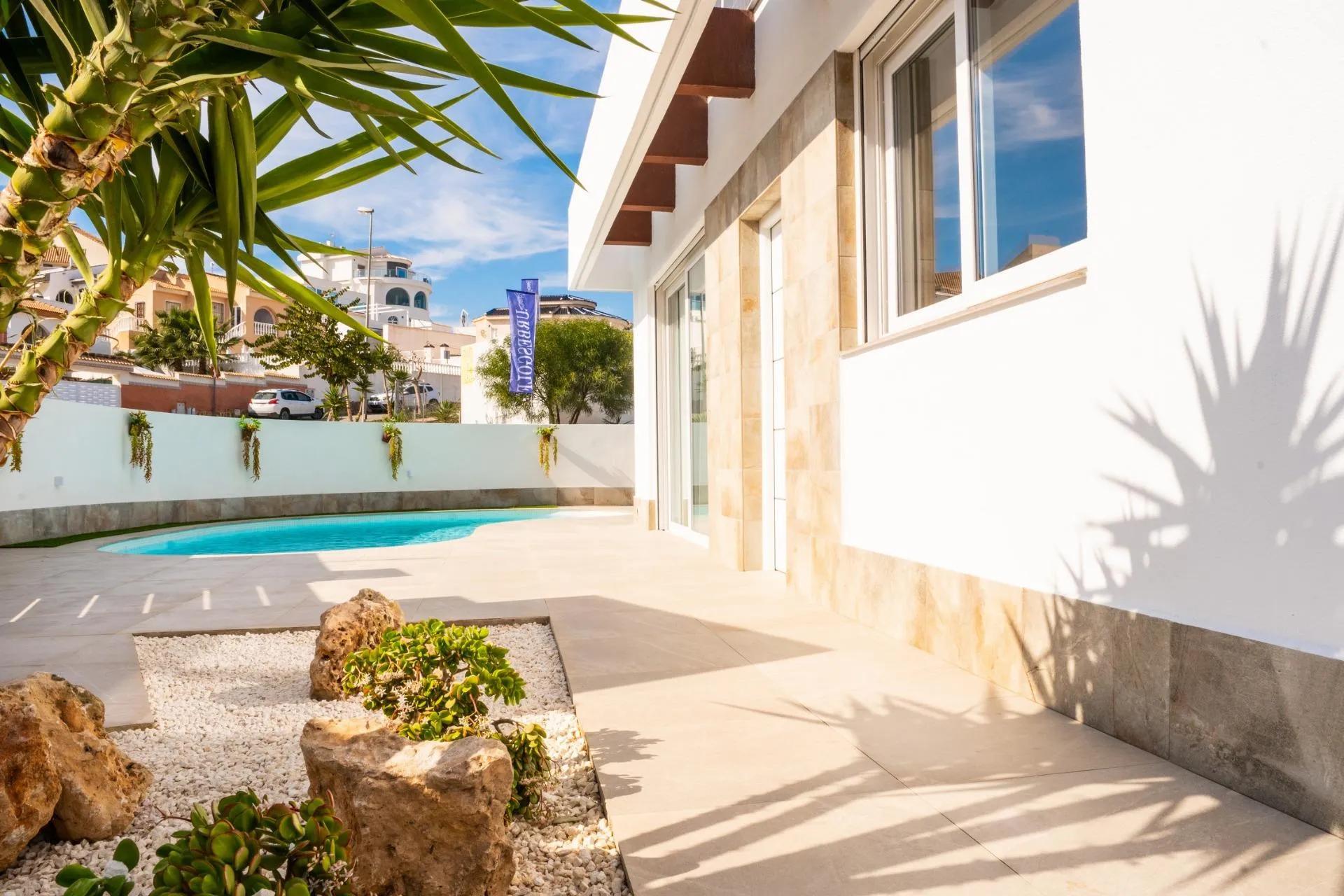 SCHÖNE GROßE VILLA MIT BLICK AUF DEN GOLFPLATZ "LA MARQUESA"! image 5