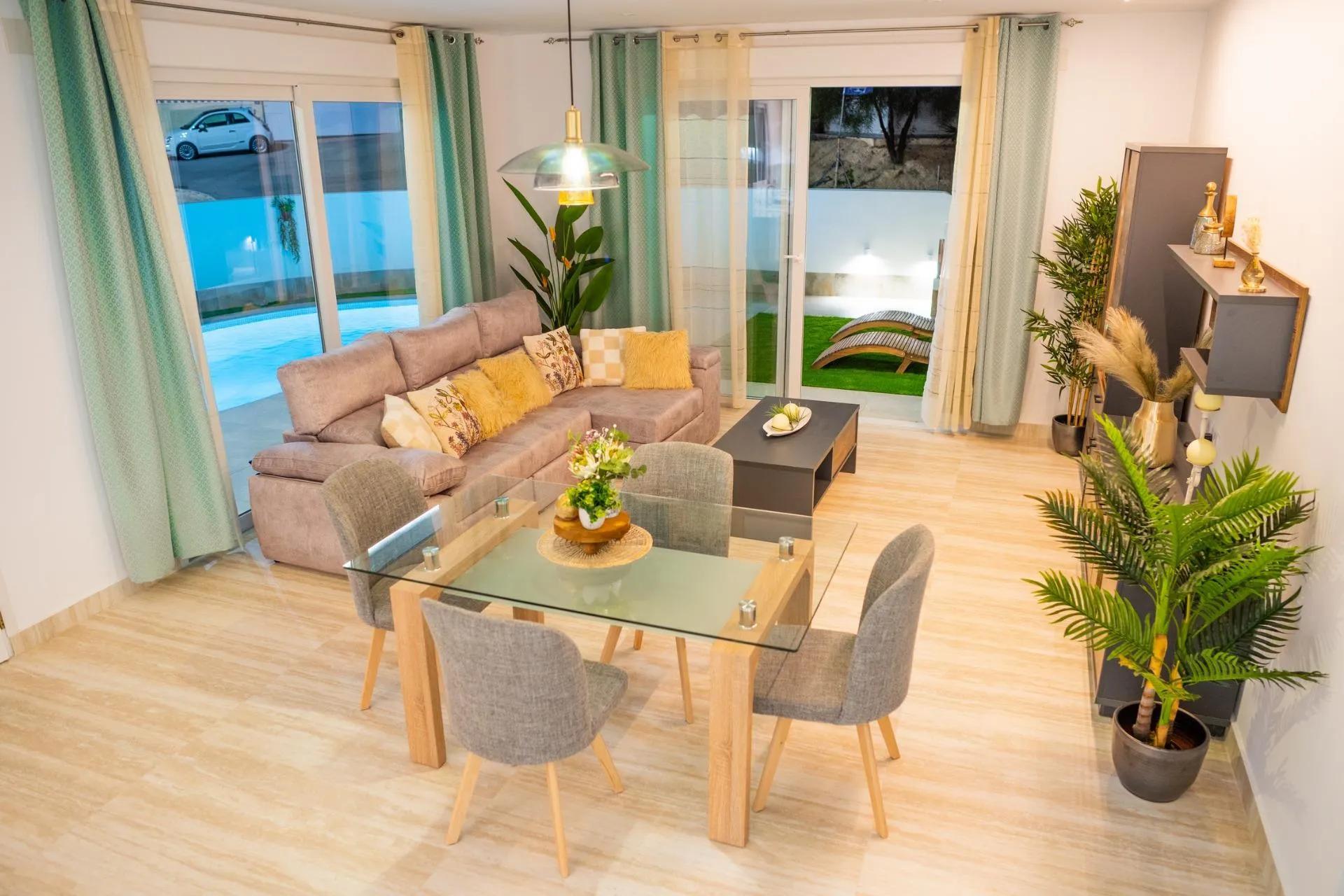 SCHÖNE GROßE VILLA MIT BLICK AUF DEN GOLFPLATZ "LA MARQUESA"! image 9
