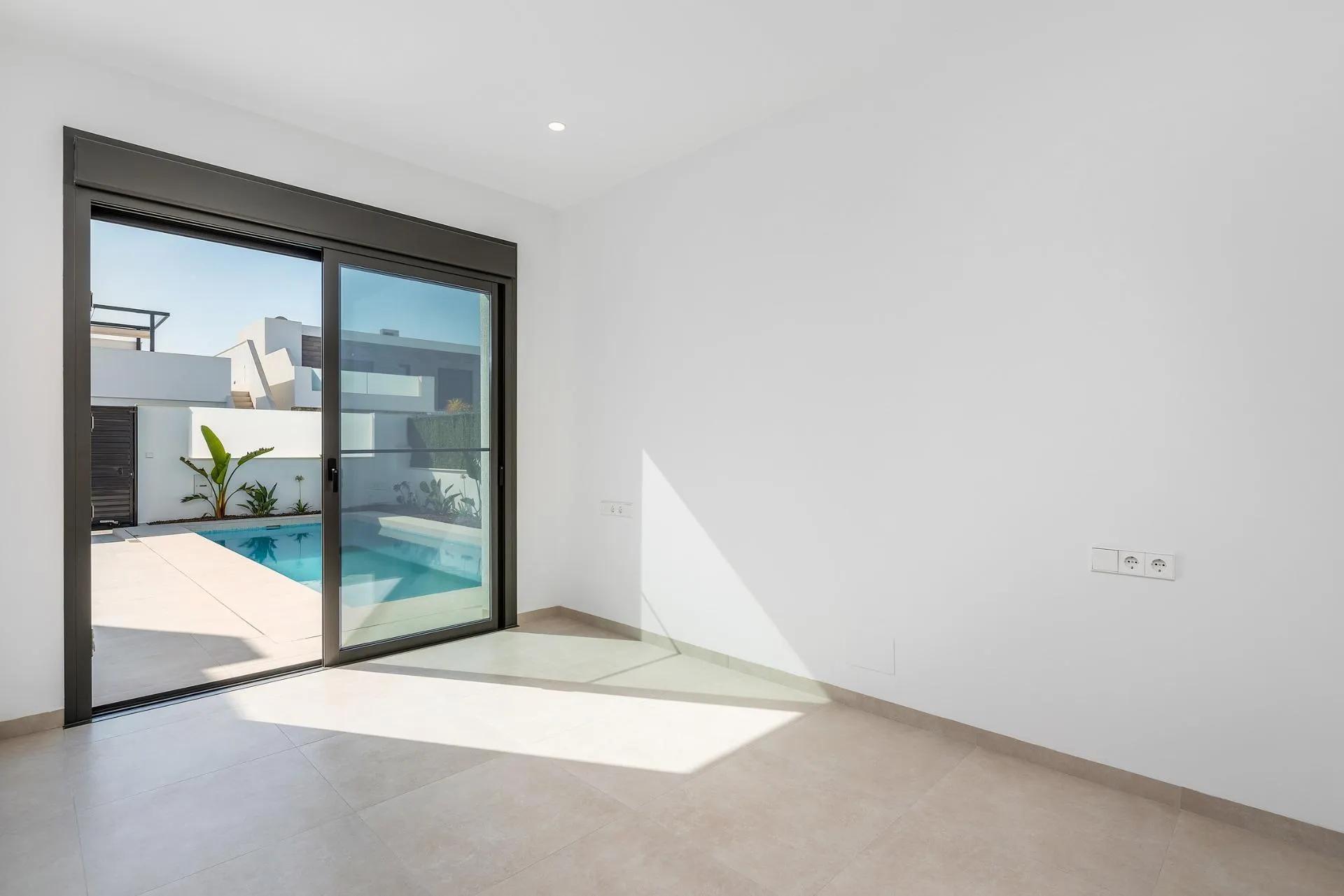 NOWY BUDYNEK WILLE W SAN JAVIER image 6