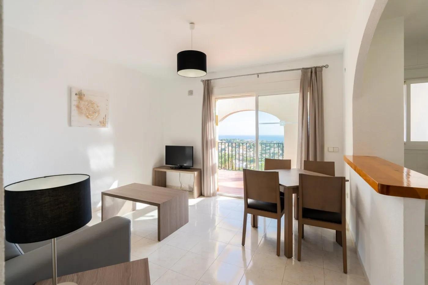 APARTAMENTY BUNGALOW NA GÓRNYM PIĘTRZE W CALPE image 2