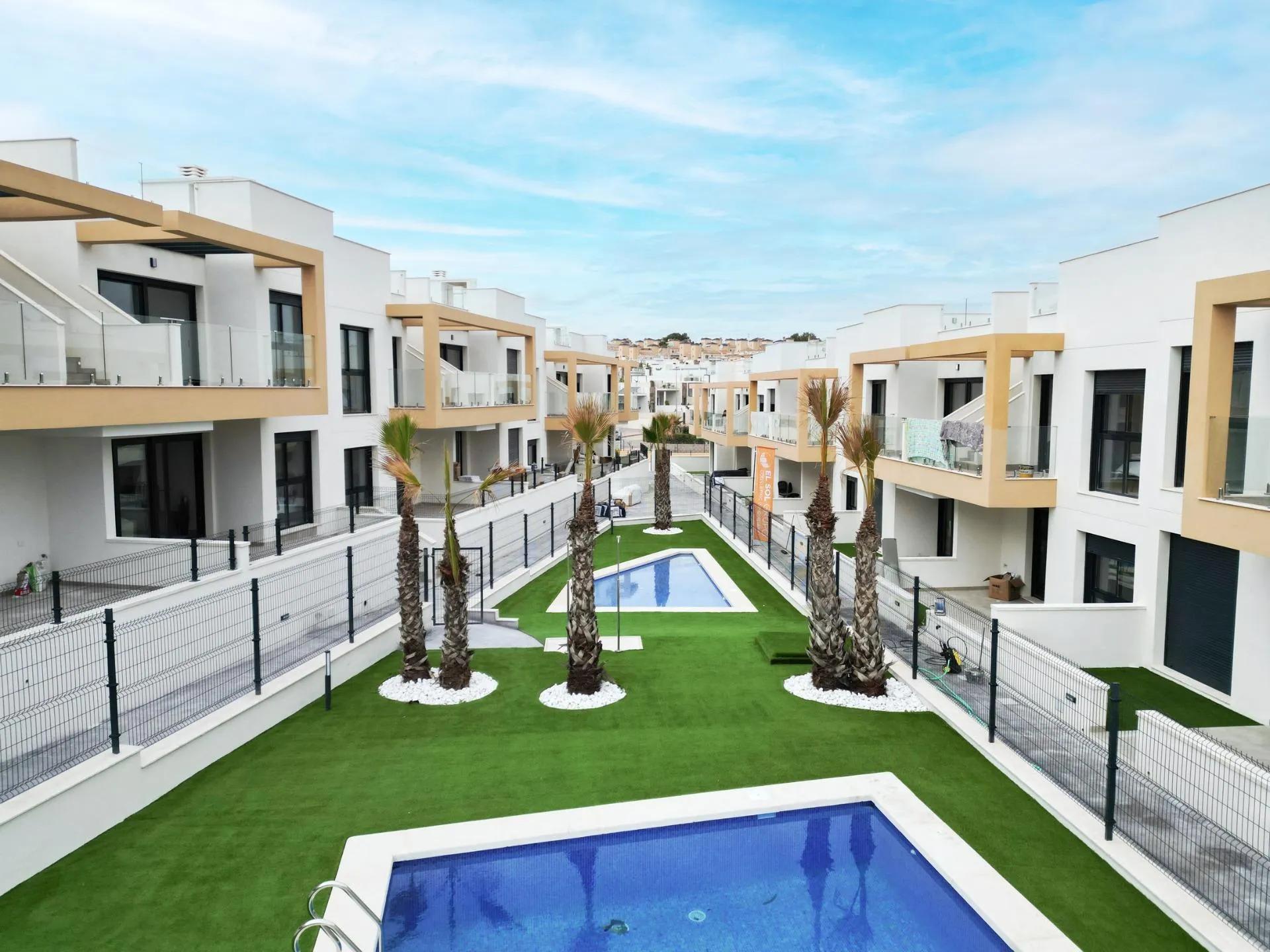 NEU GEBAUTE WOHNANLAGE IN ORIHUELA COSTA image 6