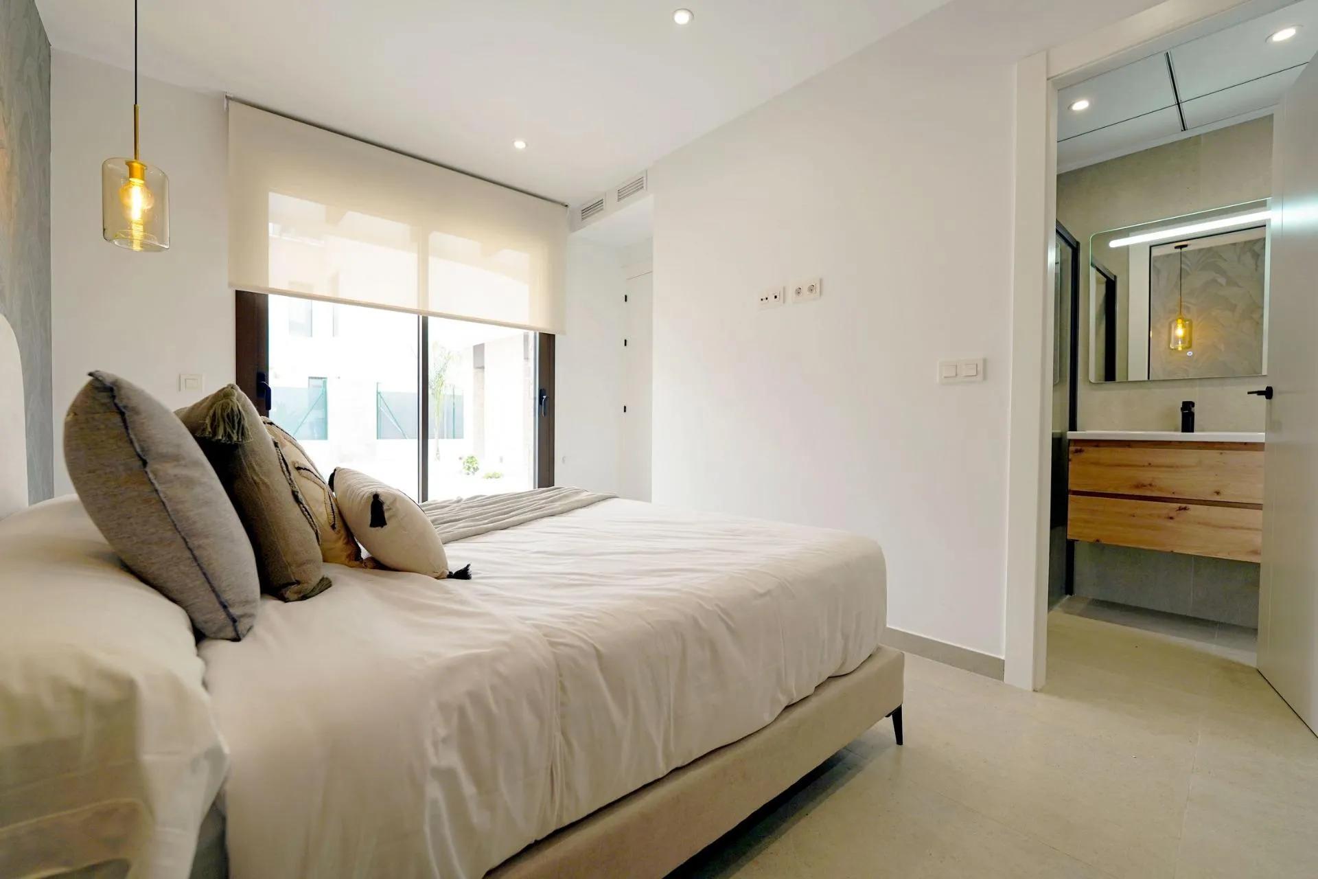 NYBYGGEDE VILLAER I NÆRHETEN AV ROJALES image 14