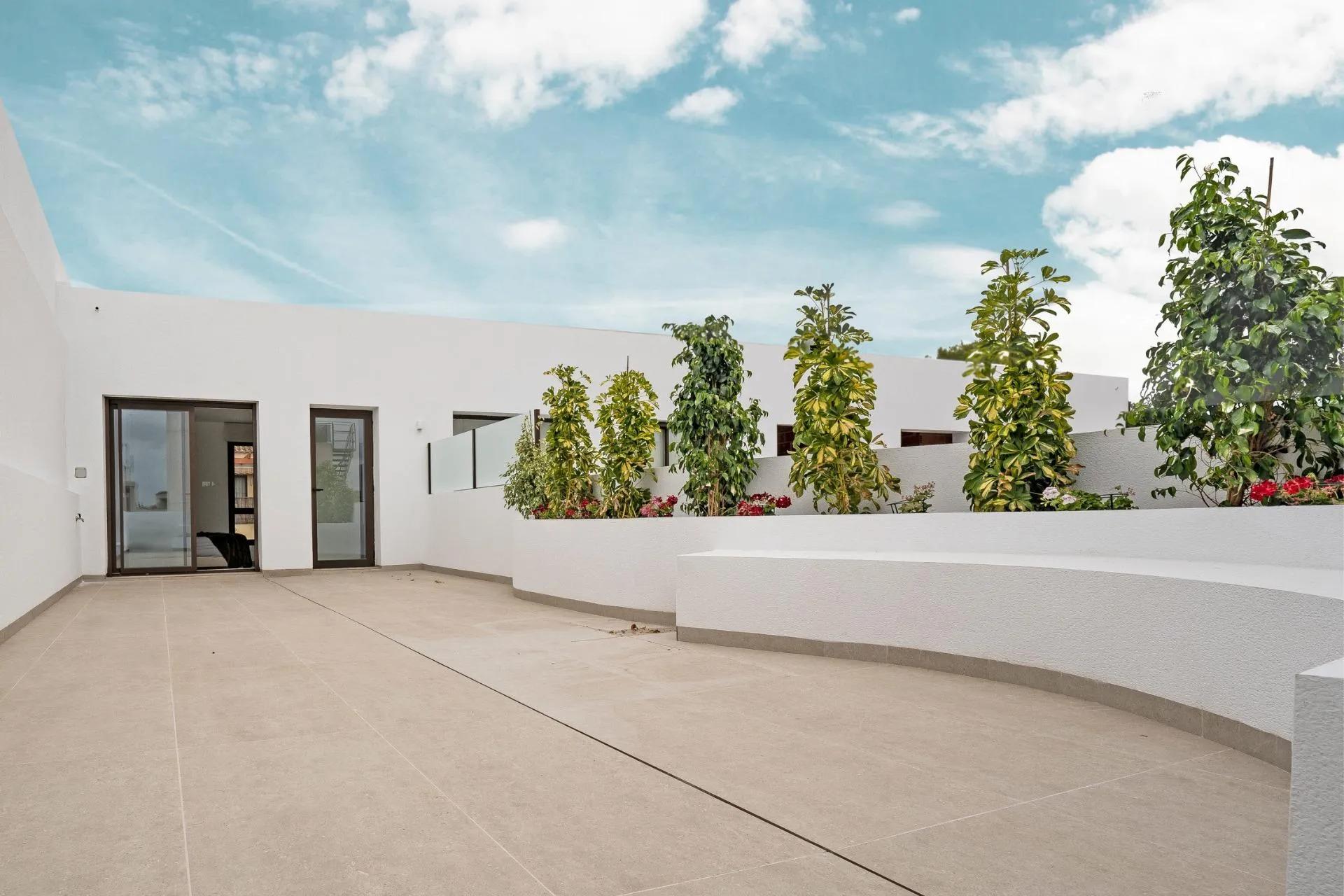 NYBYGGEDE VILLAER I NÆRHETEN AV ROJALES image 5