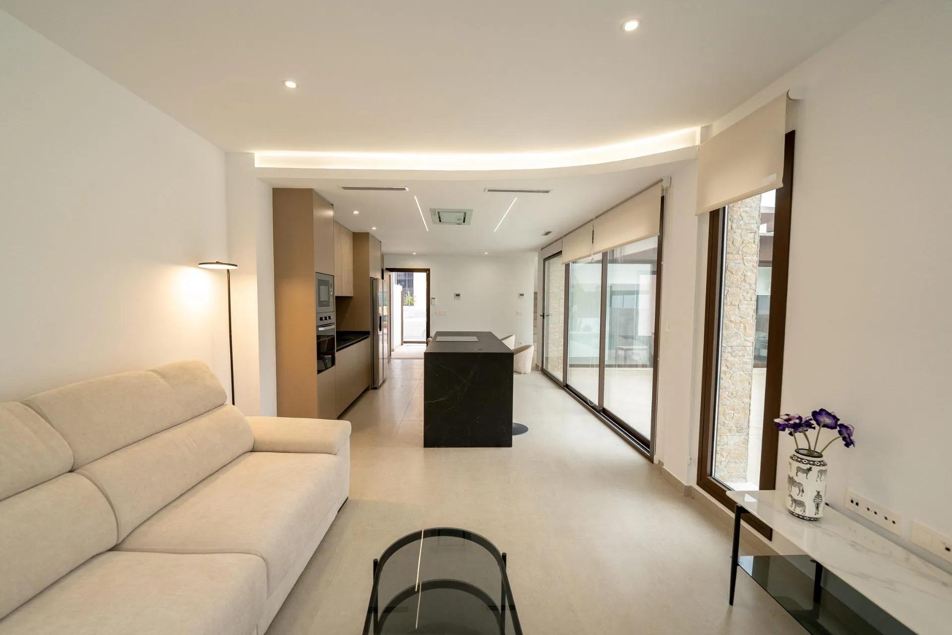 NYBYGGEDE VILLAER I NÆRHETEN AV ROJALES image 8