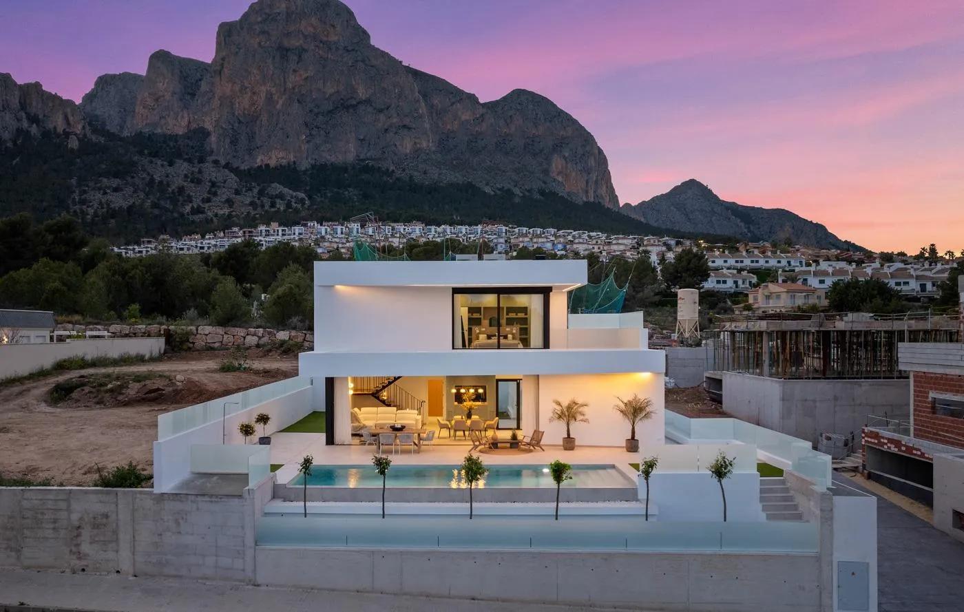 VILLAS DE OBRA NUEVA EN POLOP image 1