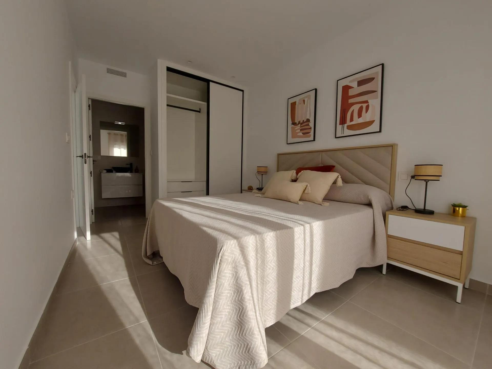 VILLAS PAREADAS DE OBRA NUEVA EN ROLDAN image 18