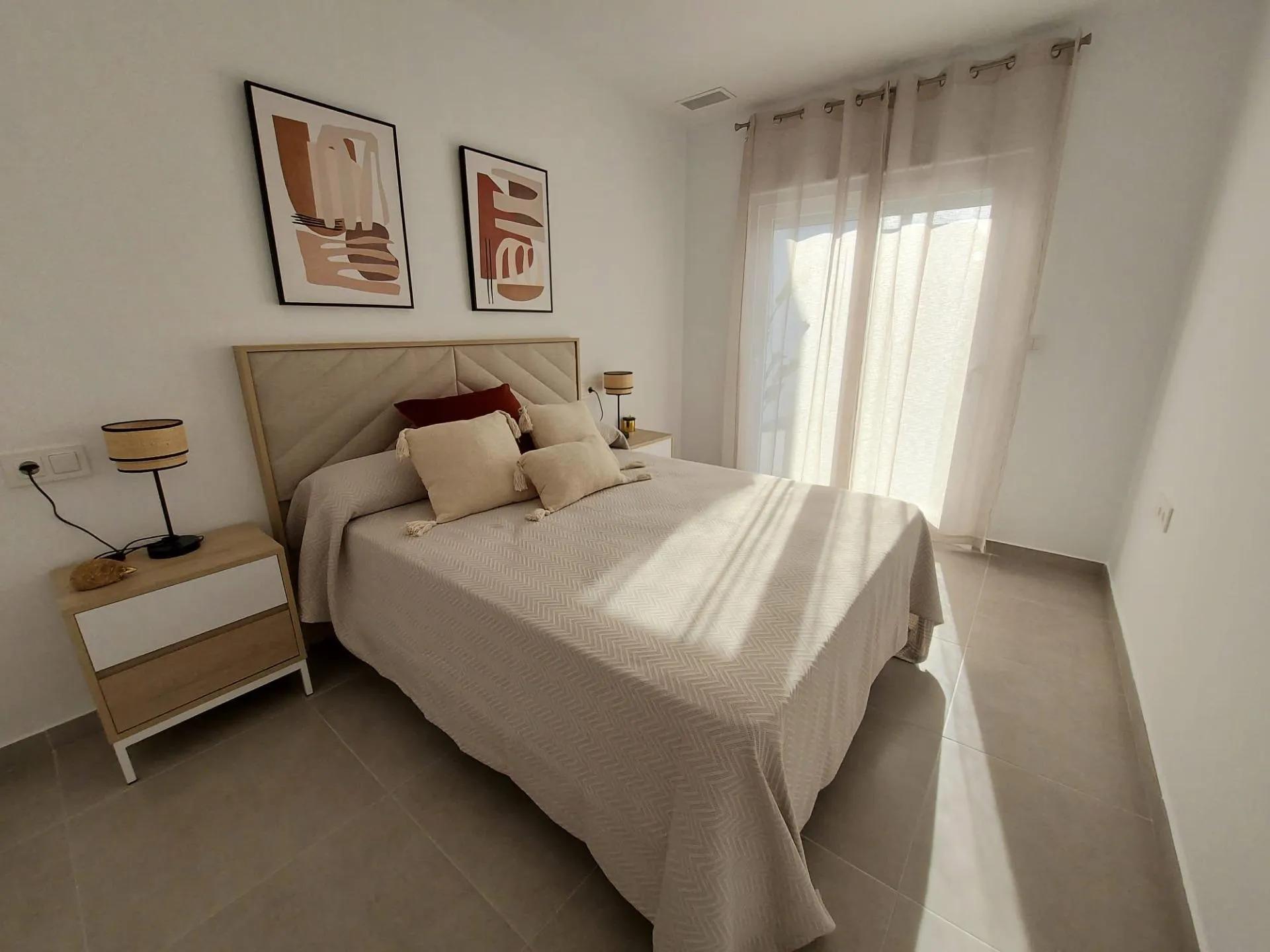 VILLAS PAREADAS DE OBRA NUEVA EN ROLDAN image 19