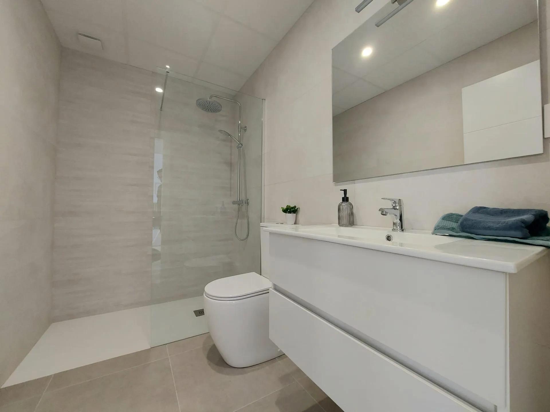 NEU GEBAUTE DOPPELHAUSHÄLFTEN IN ROLDAN image 23