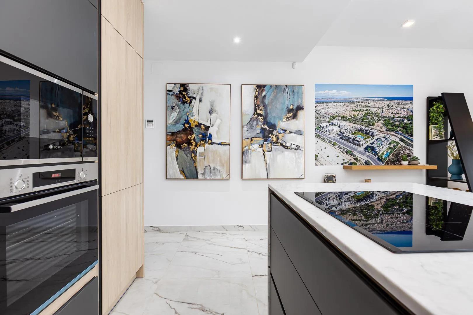 NEU GEBAUTE WOHNANLAGE IN LOS ALTOS image 12