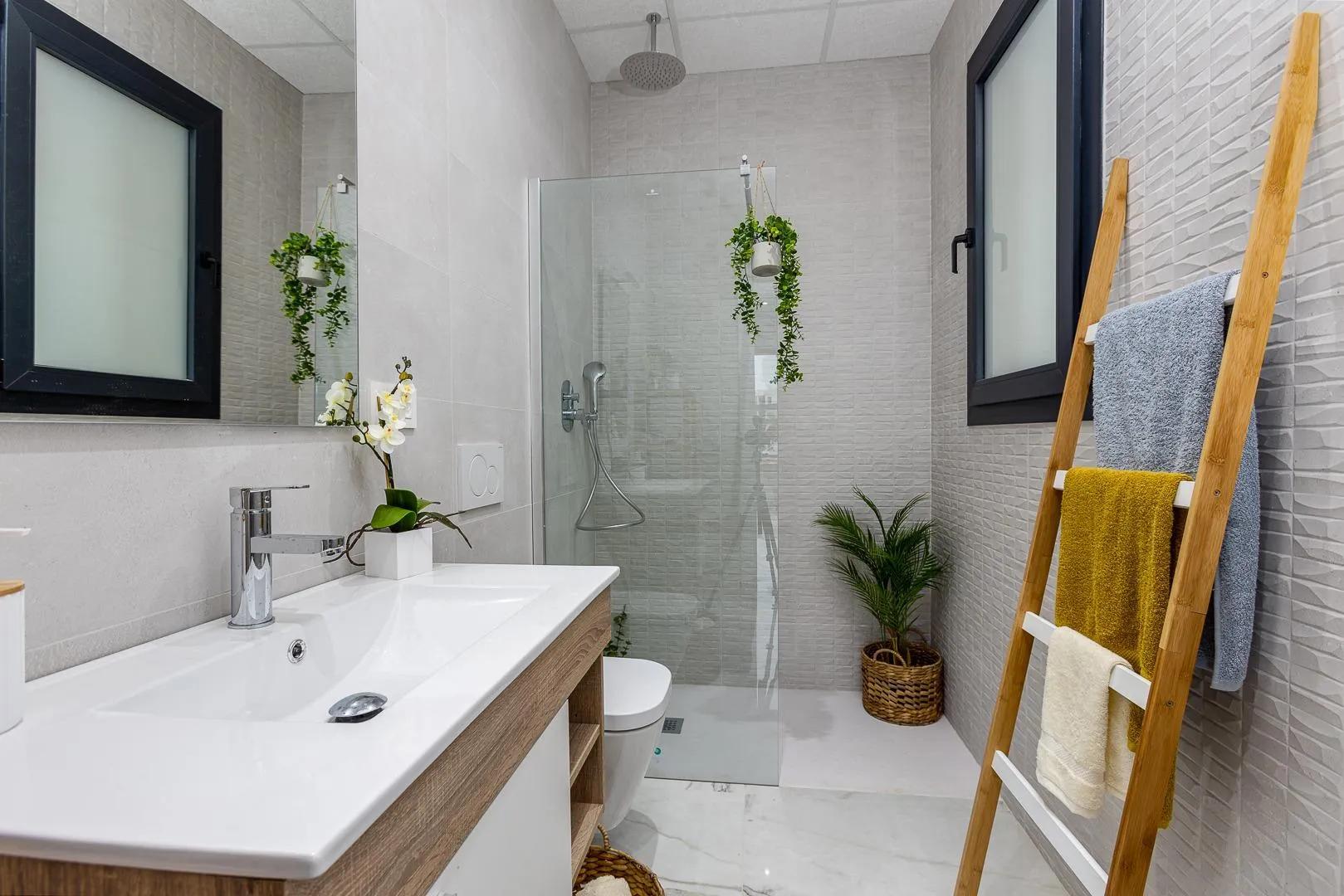 NEU GEBAUTE WOHNANLAGE IN LOS ALTOS image 22