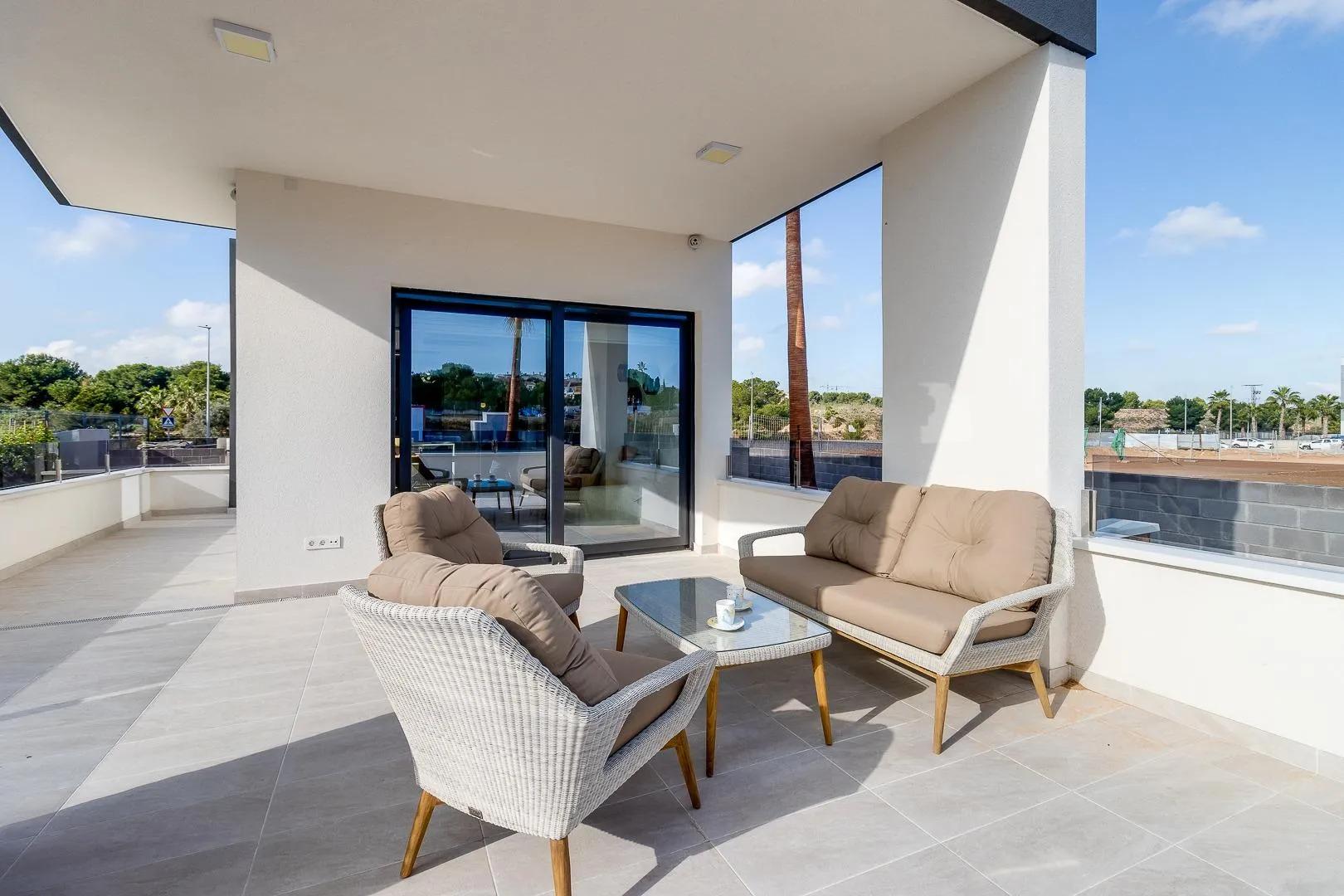 NEU GEBAUTE WOHNANLAGE IN LOS ALTOS image 26