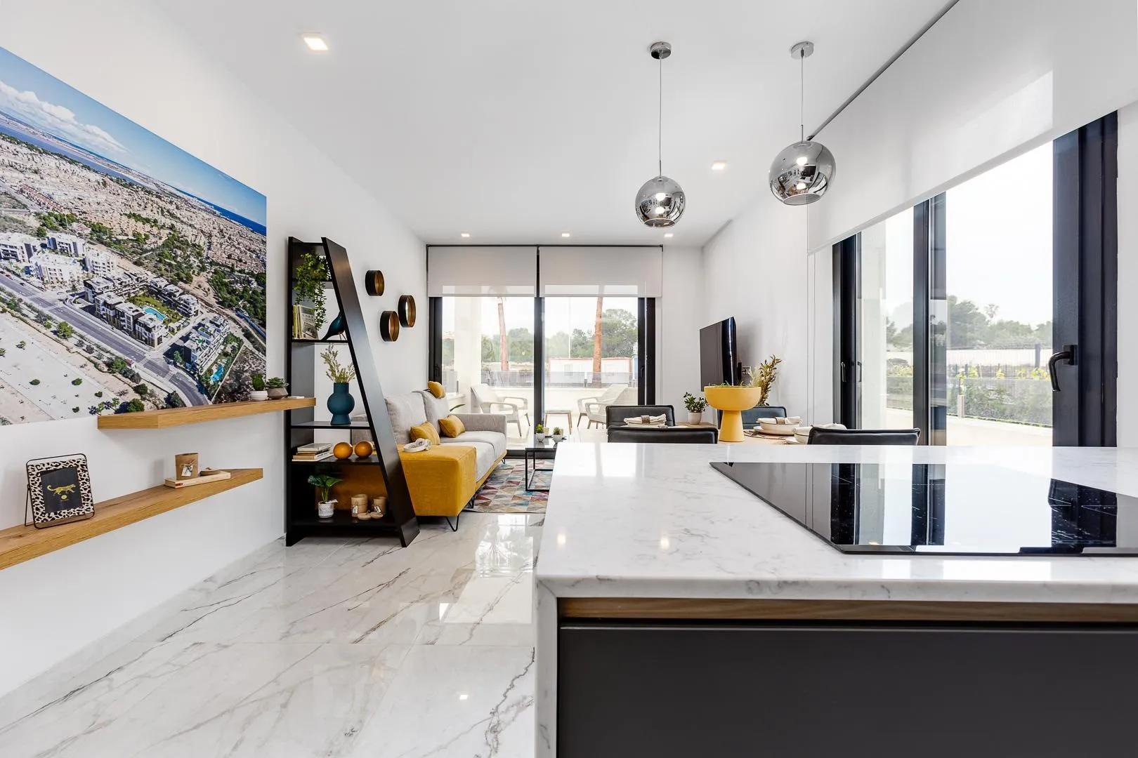 NEU GEBAUTE WOHNANLAGE IN LOS ALTOS image 4