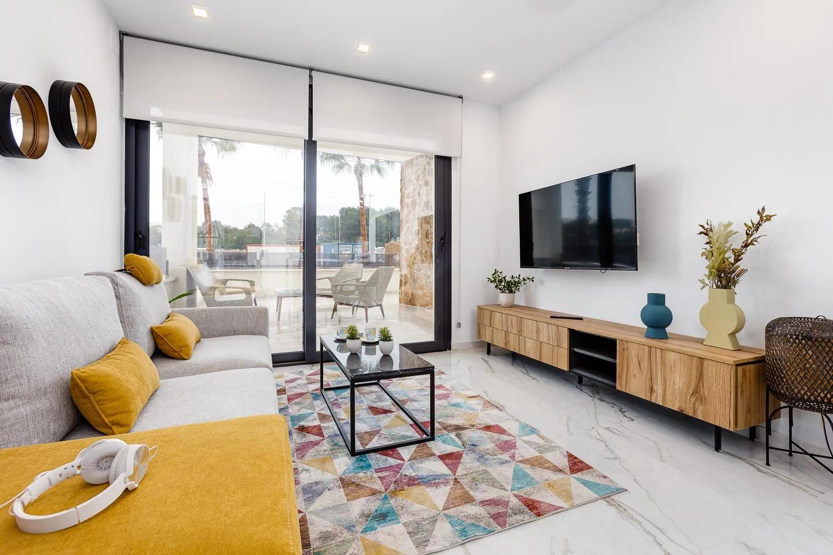NEU GEBAUTE WOHNANLAGE IN LOS ALTOS image 5