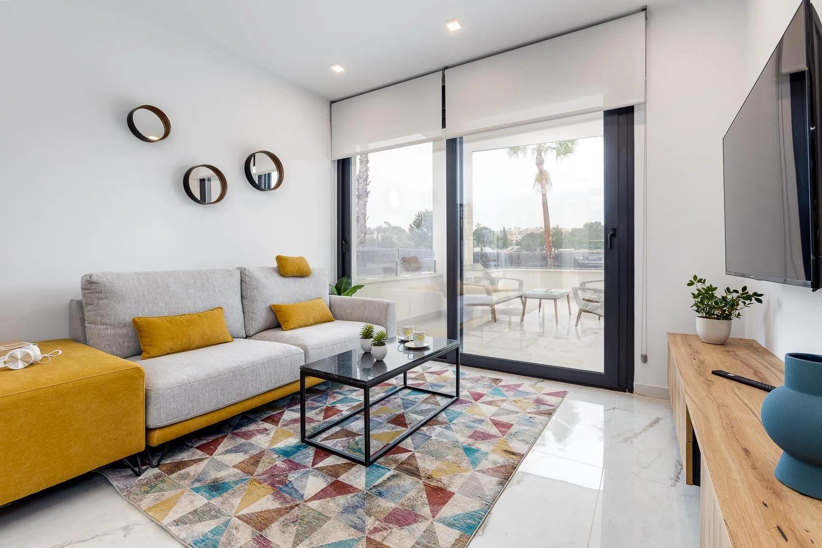 NEU GEBAUTE WOHNANLAGE IN LOS ALTOS image 6