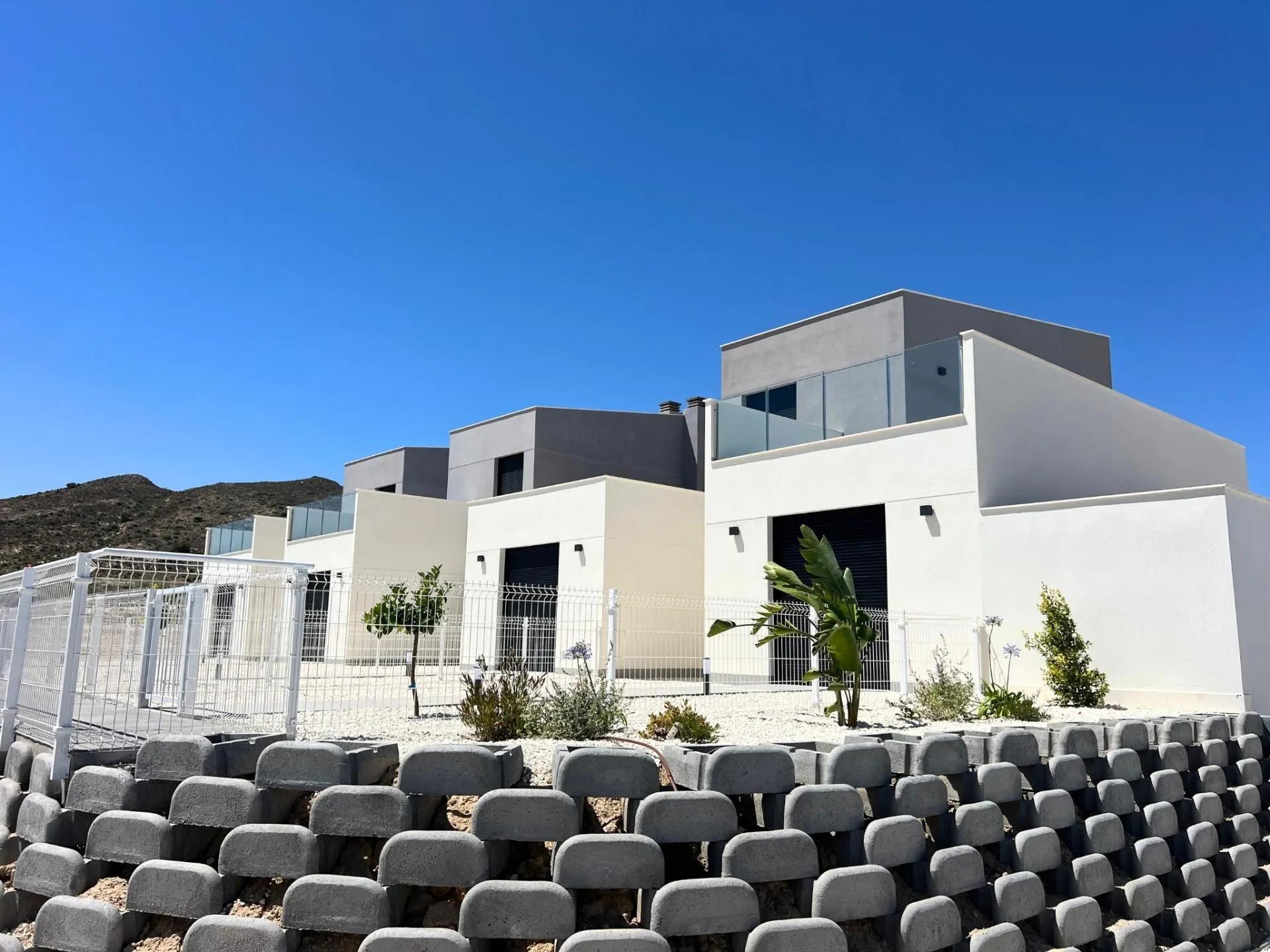 НОВЫЕ ТАУНХАУСЫ В ГОЛЬФ-КУРОРТЕ АЛЬТAНА, МУРСИЯ image 5