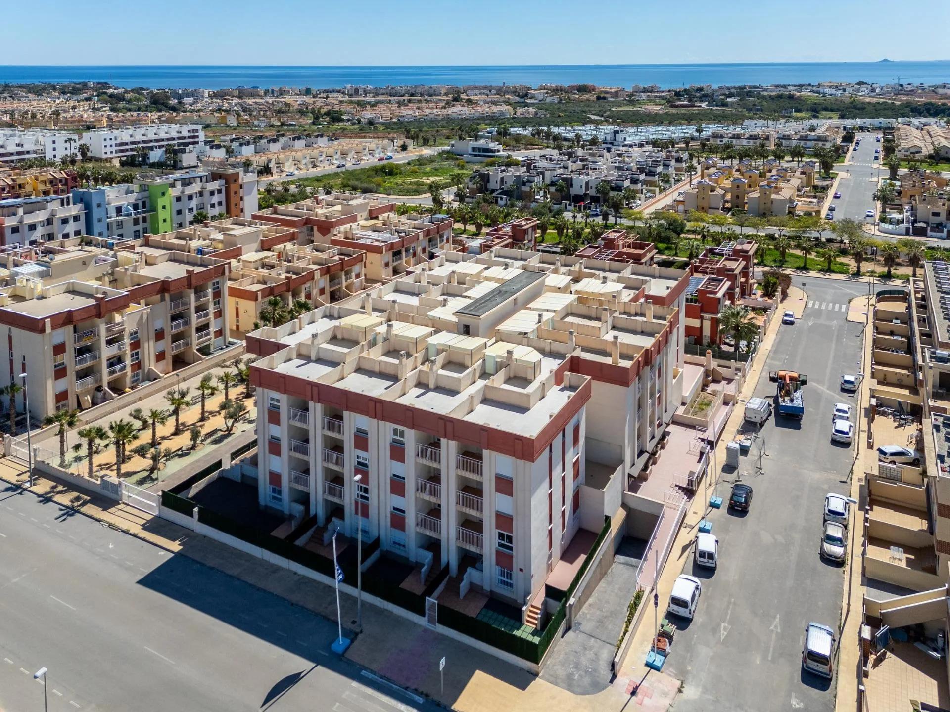 Regenerated Residential Complex in Lomas de Cabo Roig – Renovated Apartments image 1