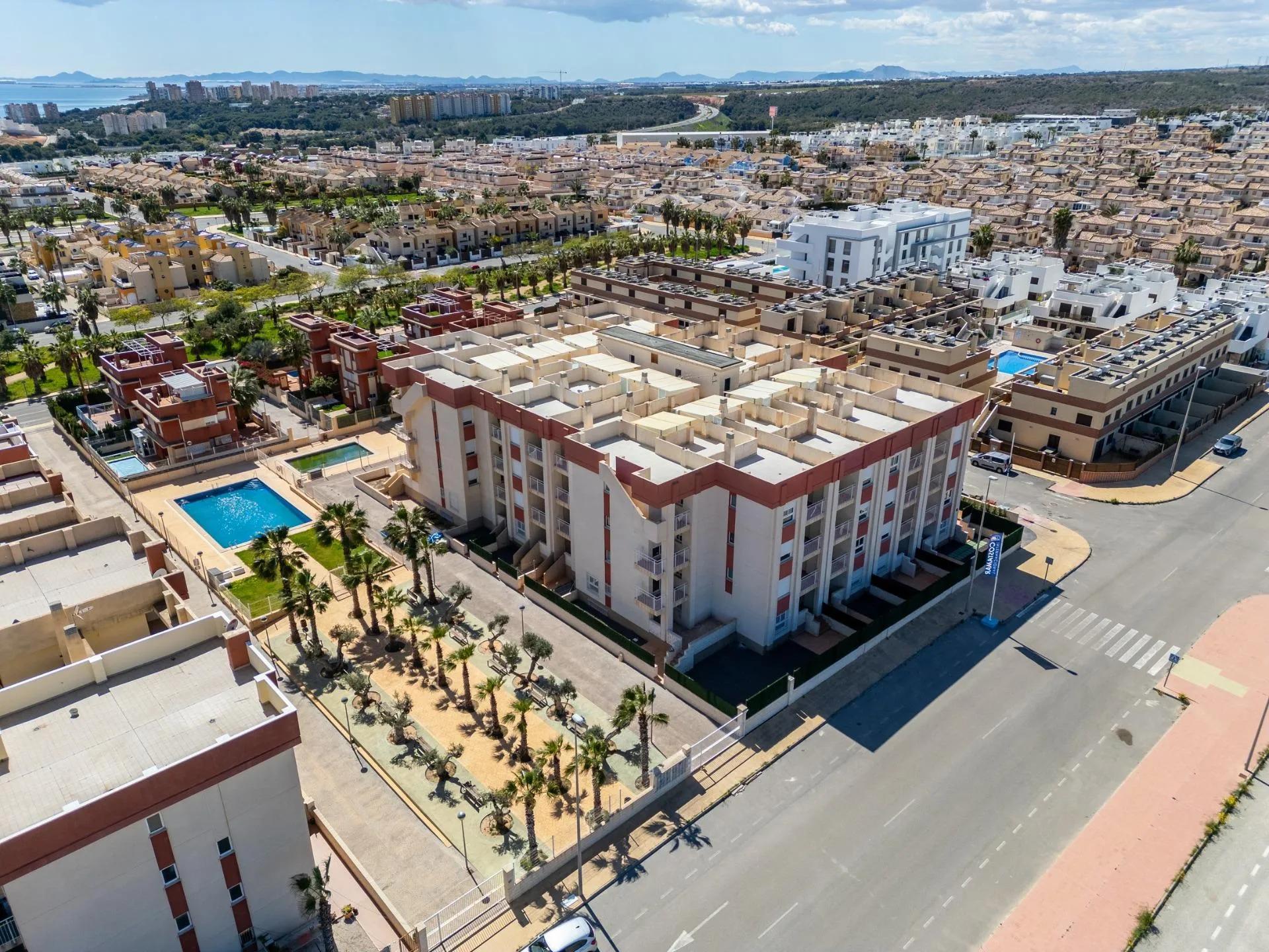 Regenerated Residential Complex in Lomas de Cabo Roig – Renovated Apartments image 3
