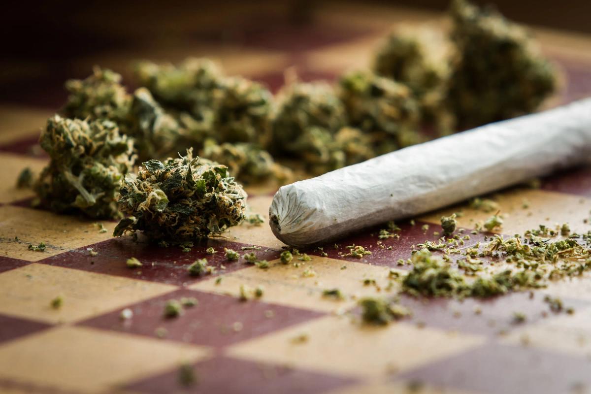 Glovo and marijuana ... image
