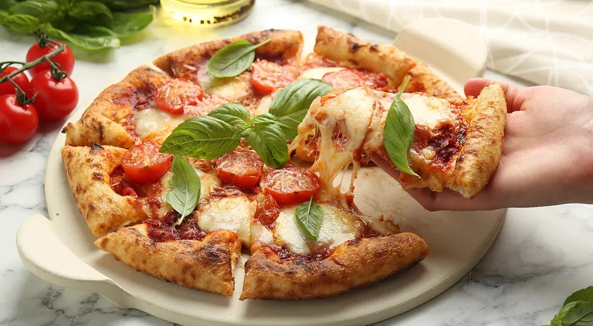 Pizza Delivery Torre... image