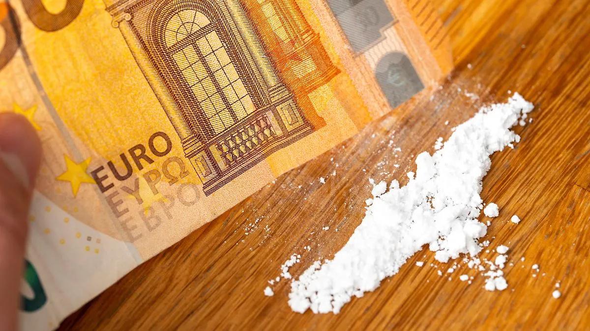 Torrevieja's White P... image