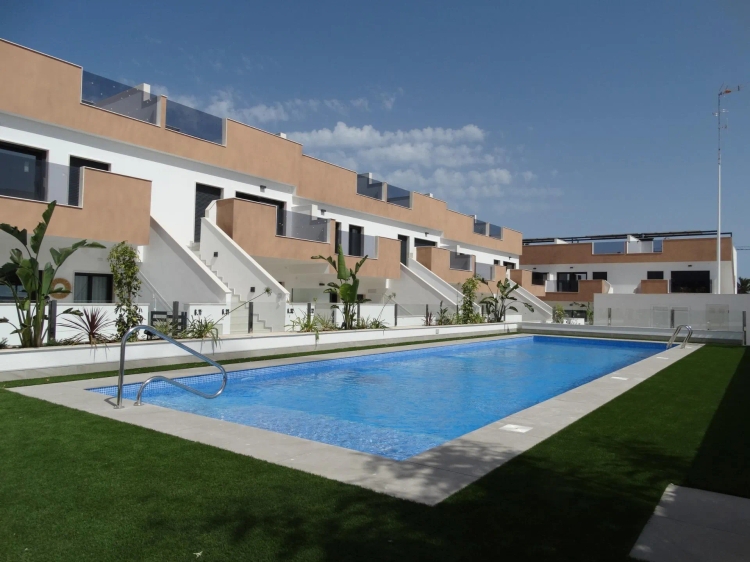 Neubau-Bungalows mit Solarium oder Garten in Pilar de la Horadada