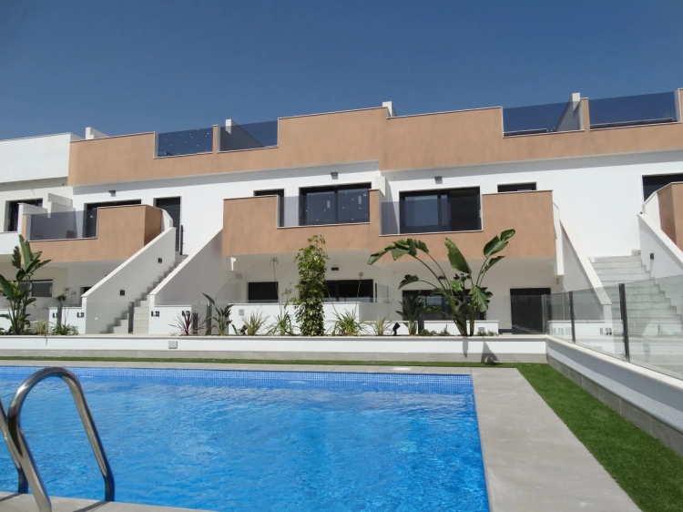 Neubau-Bungalows mit Solarium oder Garten in Pilar de la Horadada